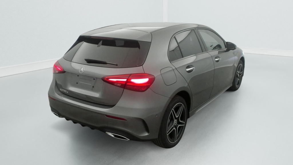 MERCEDES Classe A 250 e Hybrid EQ 8G-DCT AMG Line - ref: 1-367411 - Photo 7