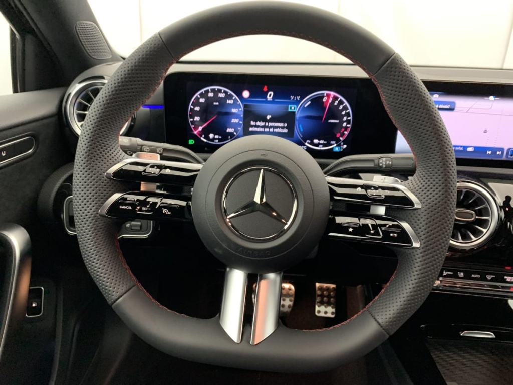 MERCEDES Classe A 250 e Hybrid EQ 8G-DCT AMG Line - ref: 1-367415 - Photo 15