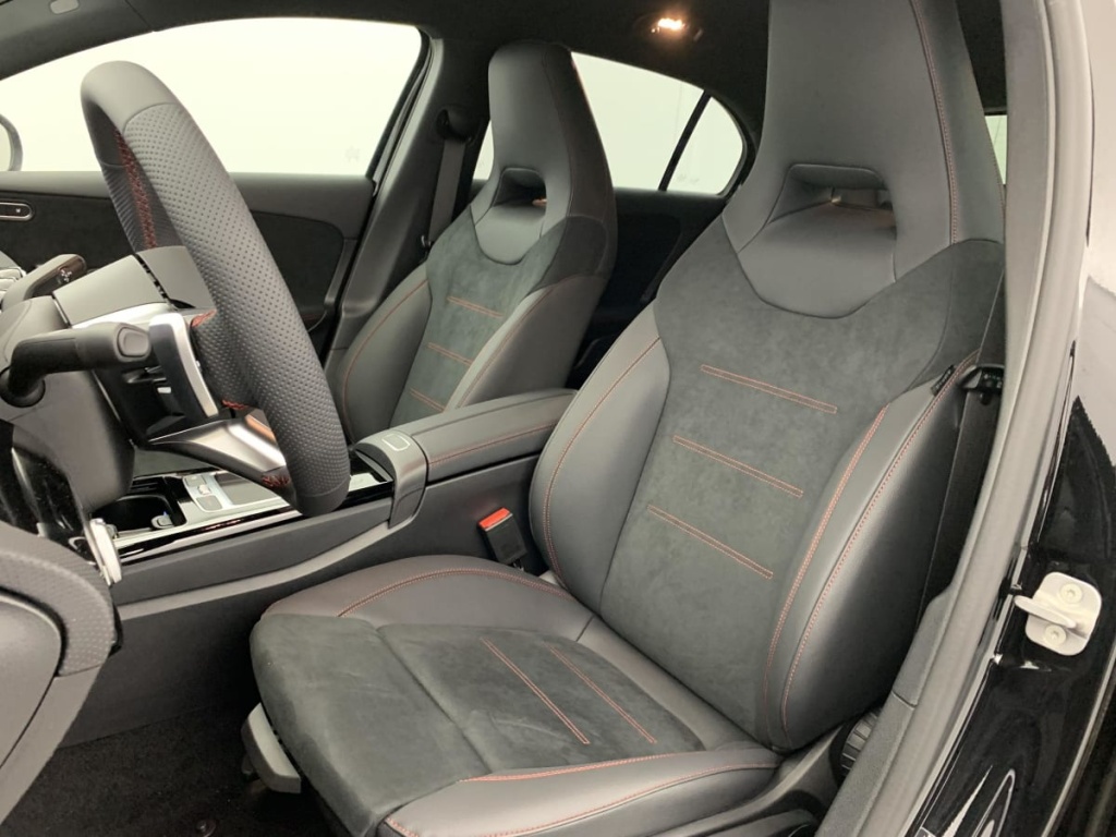 MERCEDES Classe A 250 e Hybrid EQ 8G-DCT AMG Line - ref: 1-367416 - Photo 19