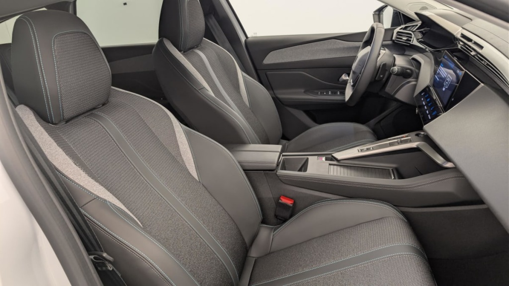 PEUGEOT 308 SW PHEV 180 e-EAT8 Allure - ref: 1-367472 - Photo 9