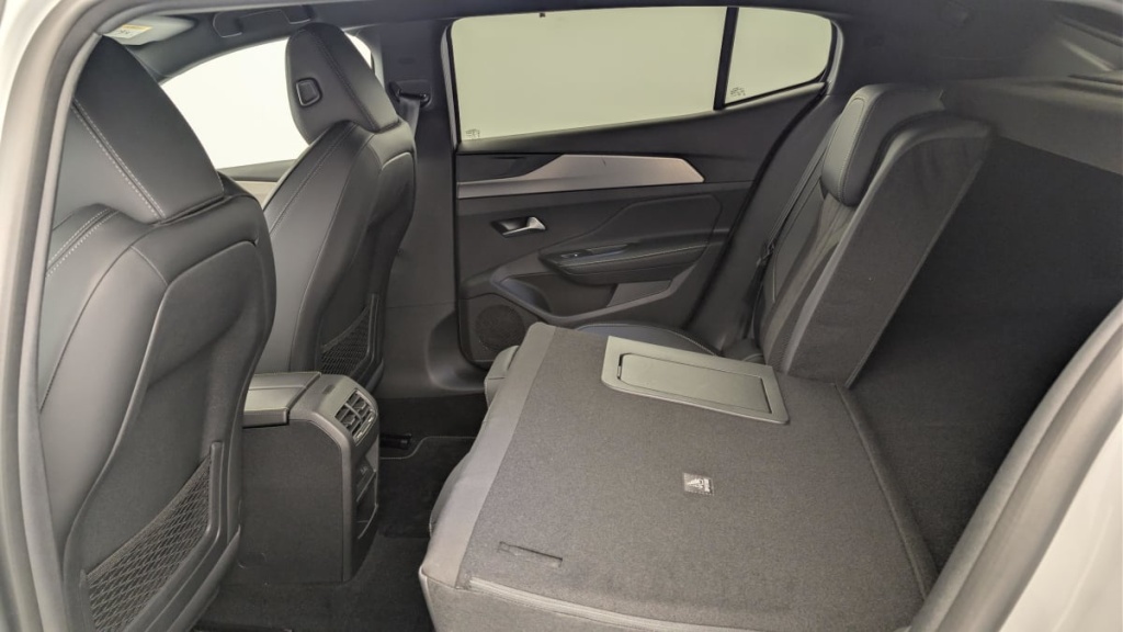 PEUGEOT 408 PHEV 225 e-EAT8 GT - ref: 1-367562 - Photo 12