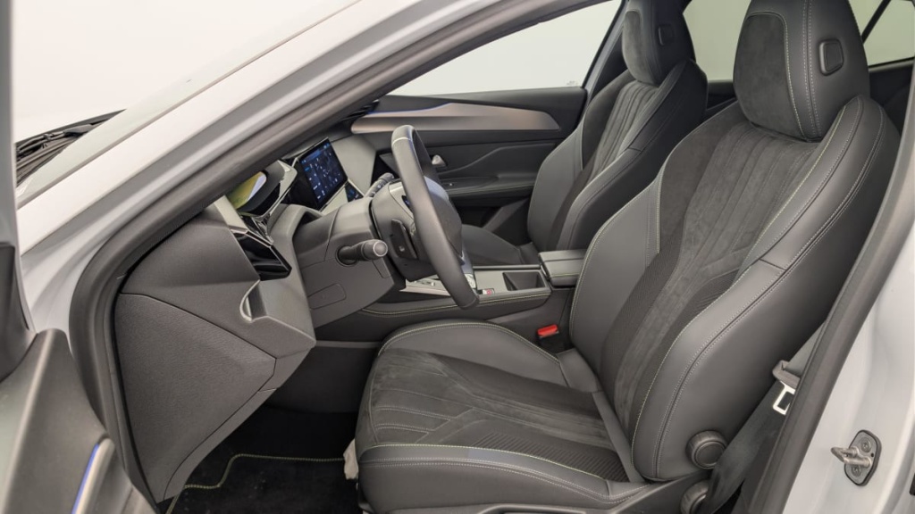 PEUGEOT 408 PHEV 225 e-EAT8 GT - ref: 1-367562 - Photo 16