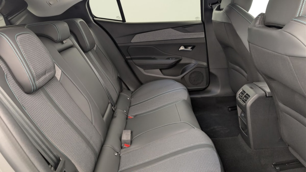 PEUGEOT 408 Hybrid 145 e-DCS6 Allure - ref: 1-367584 - Photo 10