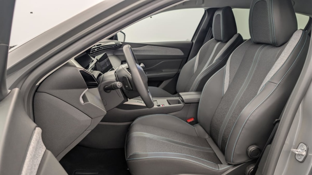 PEUGEOT 408 Hybrid 145 e-DCS6 Allure - ref: 1-367584 - Photo 16