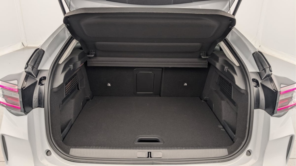 CITROEN C4 Hybride 136 e-DCS6 Max - ref: 1-367680 - Photo 11