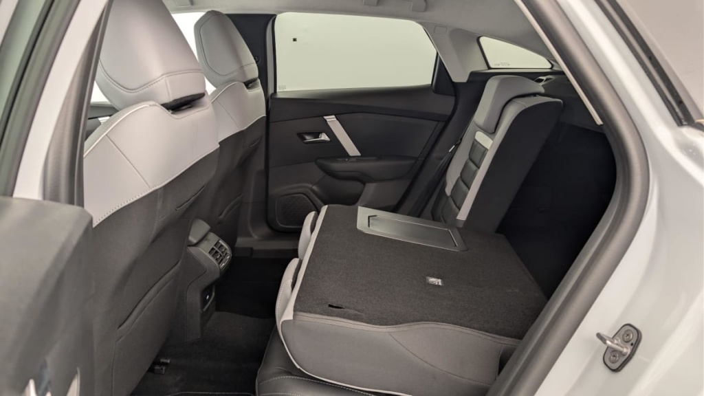 CITROEN C4 Hybride 136 e-DCS6 Max - ref: 1-367680 - Photo 12