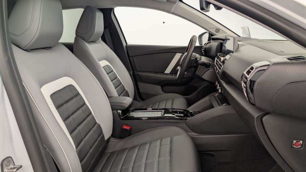 CITROEN C4 Hybride 136 e-DCS6 Max - ref: 1-367680 - Photo 9