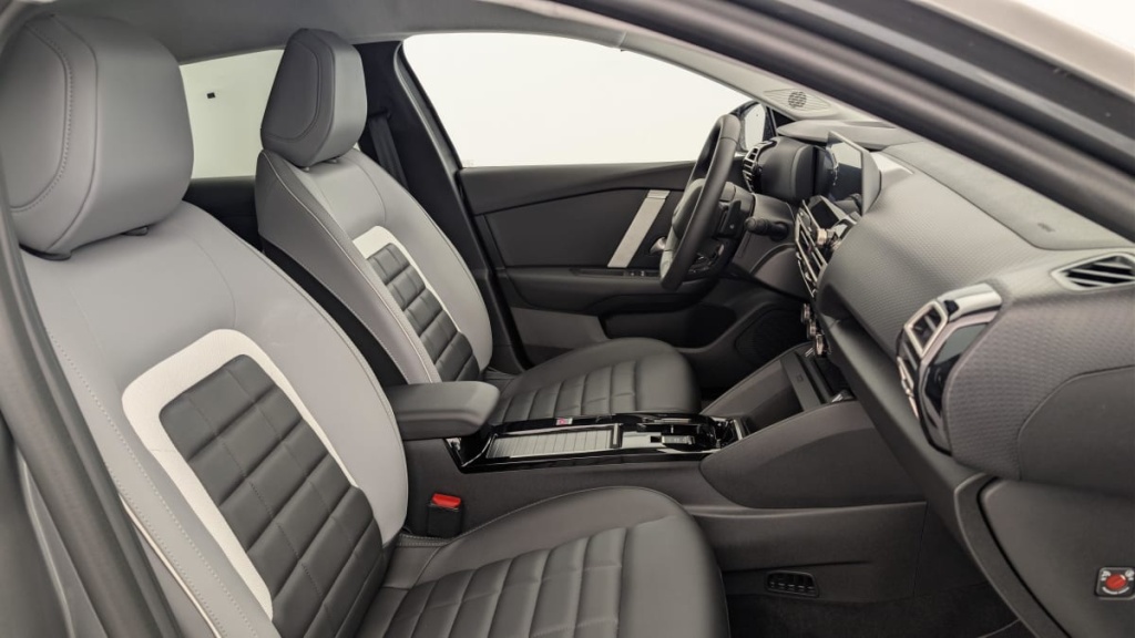 CITROEN C4 Hybride 136 e-DCS6 Max - ref: 1-367682 - Photo 9