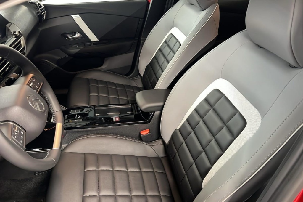 CITROEN C4 Hybride 136 e-DCS6 Max - ref: 1-367877 - Photo 9