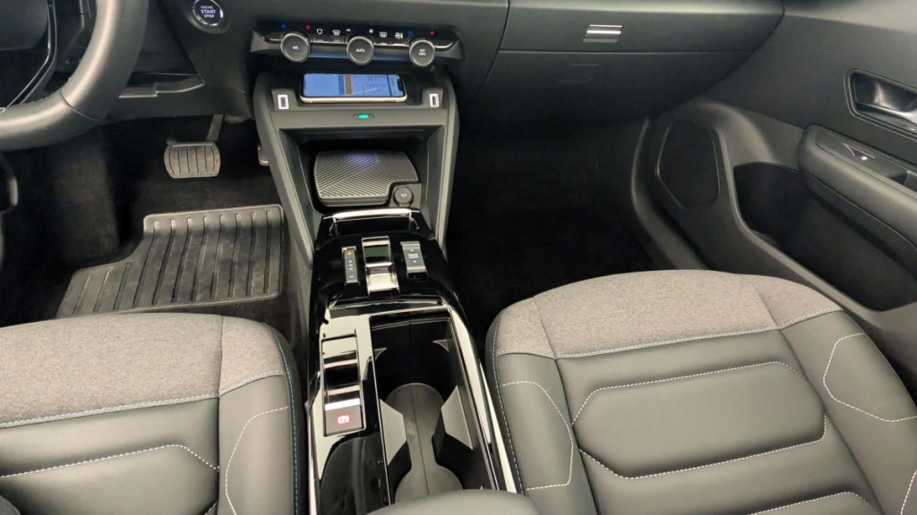 CITROEN C4 PureTech 130 EAT8 Max - ref: 1-367933 - Photo 19