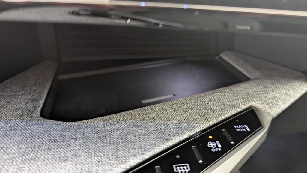 PEUGEOT 3008 HYBRID 136 E-DCS6 ALLURE - ref: 1-368090 - Photo 20