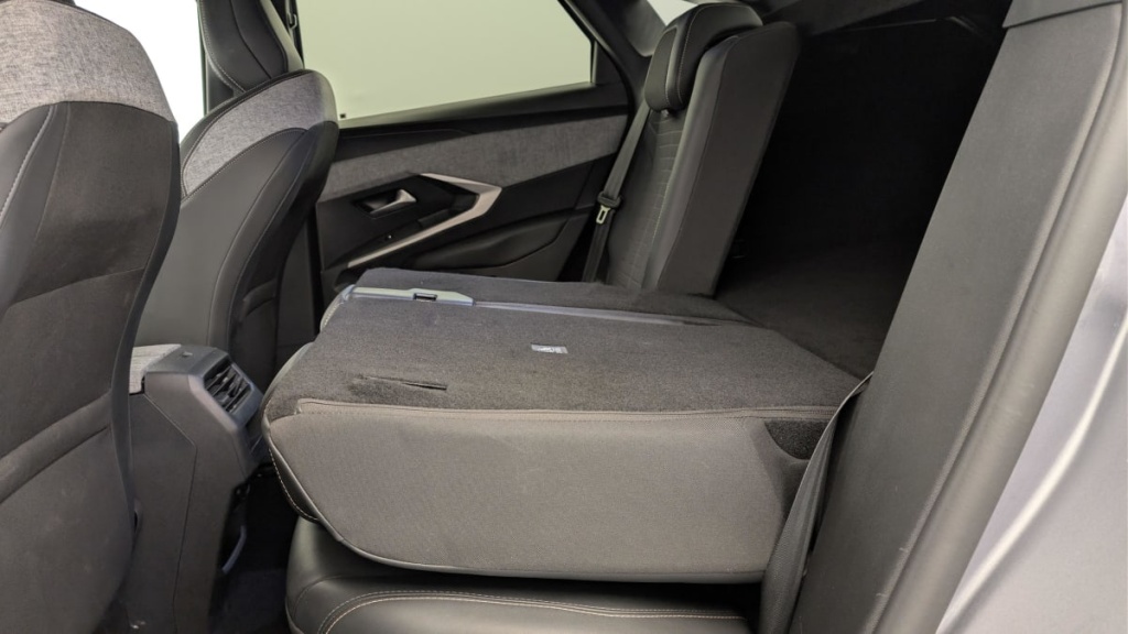 PEUGEOT 3008 Hybrid 136 e-DCS6 Allure - ref: 1-368094 - Photo 12