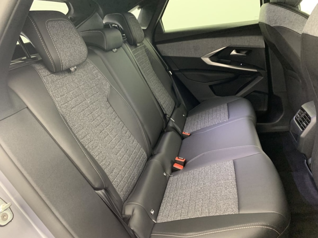 PEUGEOT 3008 Hybrid 145 e-DCS6 Allure - ref: 1-368560 - Photo 10