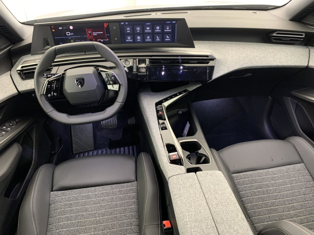 PEUGEOT 3008 Hybrid 145 e-DCS6 Allure - ref: 1-368560 - Photo 13