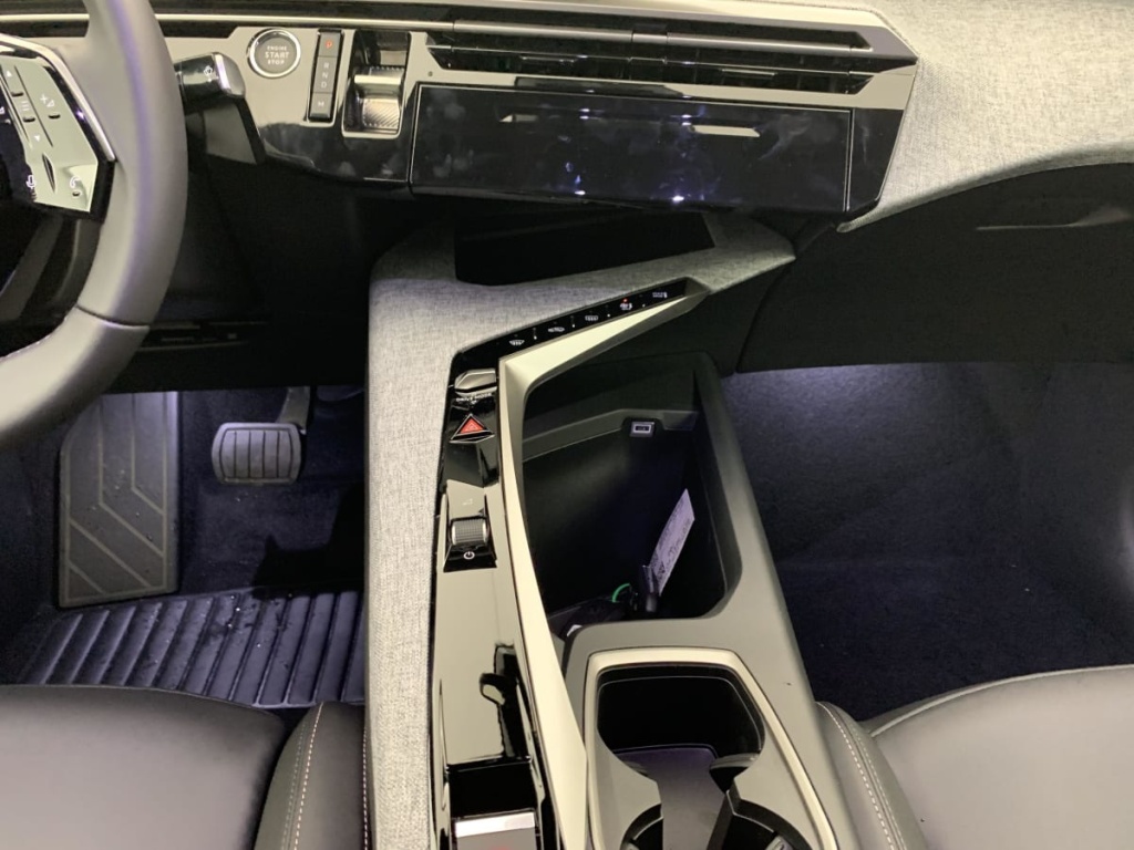 PEUGEOT 3008 Hybrid 145 e-DCS6 Allure - ref: 1-368560 - Photo 18