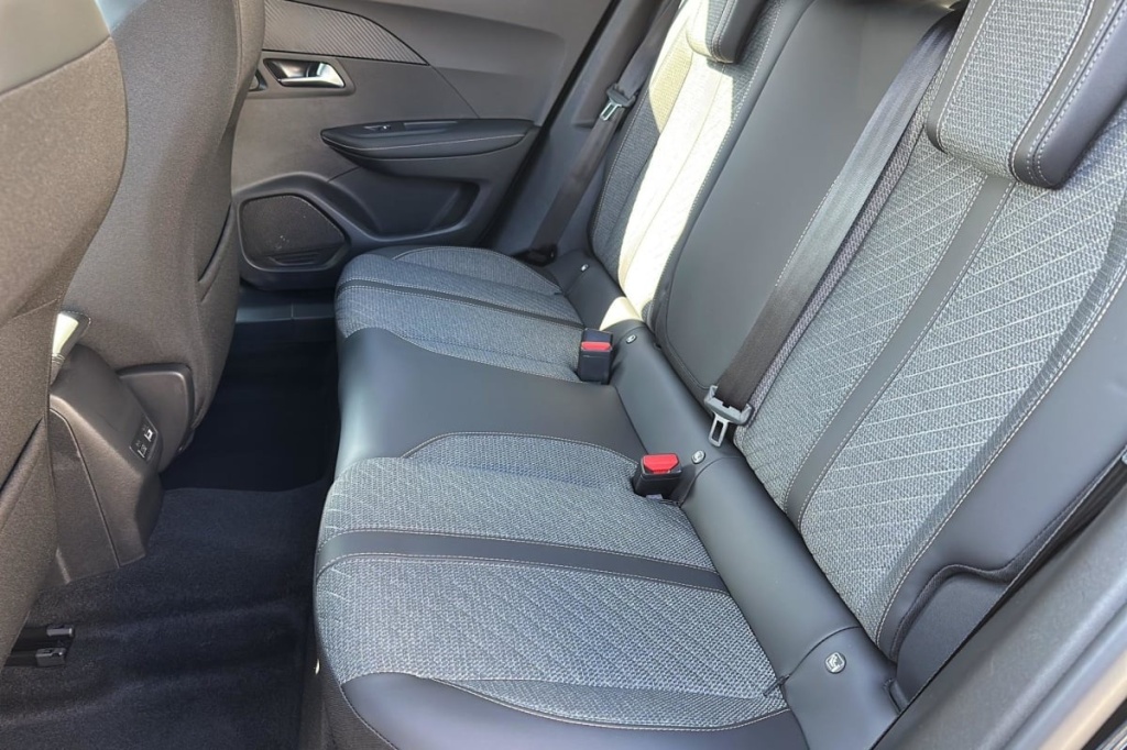 PEUGEOT 2008 100 S S BVM6 Allure - ref: 1-368875 - Photo 10