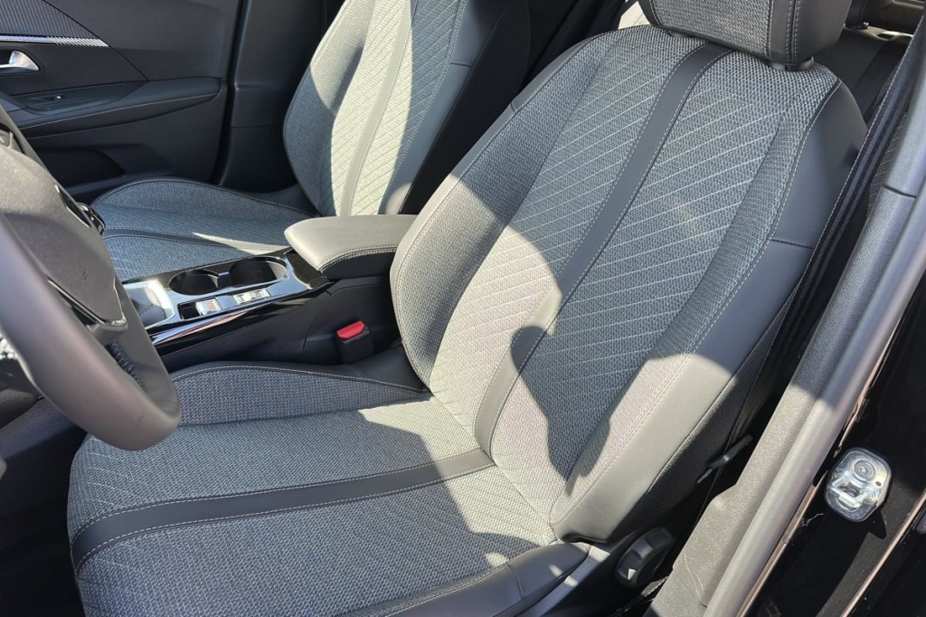 PEUGEOT 2008 100 S S BVM6 Allure - ref: 1-368875 - Photo 9