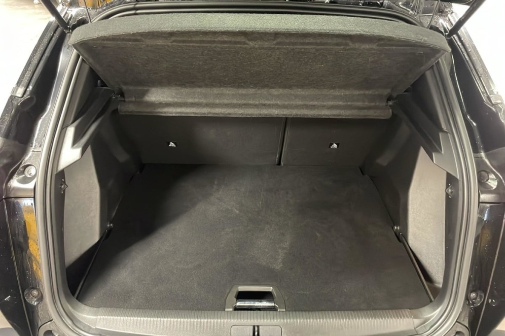 PEUGEOT 2008 136 ch GT - ref: 1-368953 - Photo 11