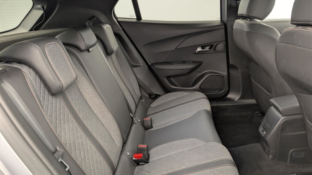 PEUGEOT 2008 Hybrid 136 e-DCS6 Allure - ref: 1-368968 - Photo 10