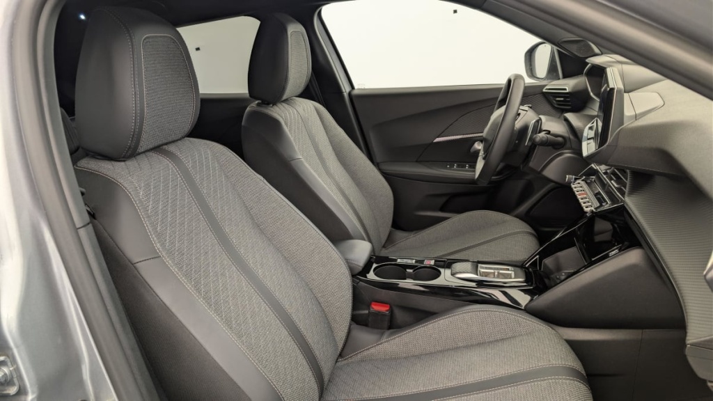 PEUGEOT 2008 Hybrid 136 e-DCS6 Allure - ref: 1-368968 - Photo 9