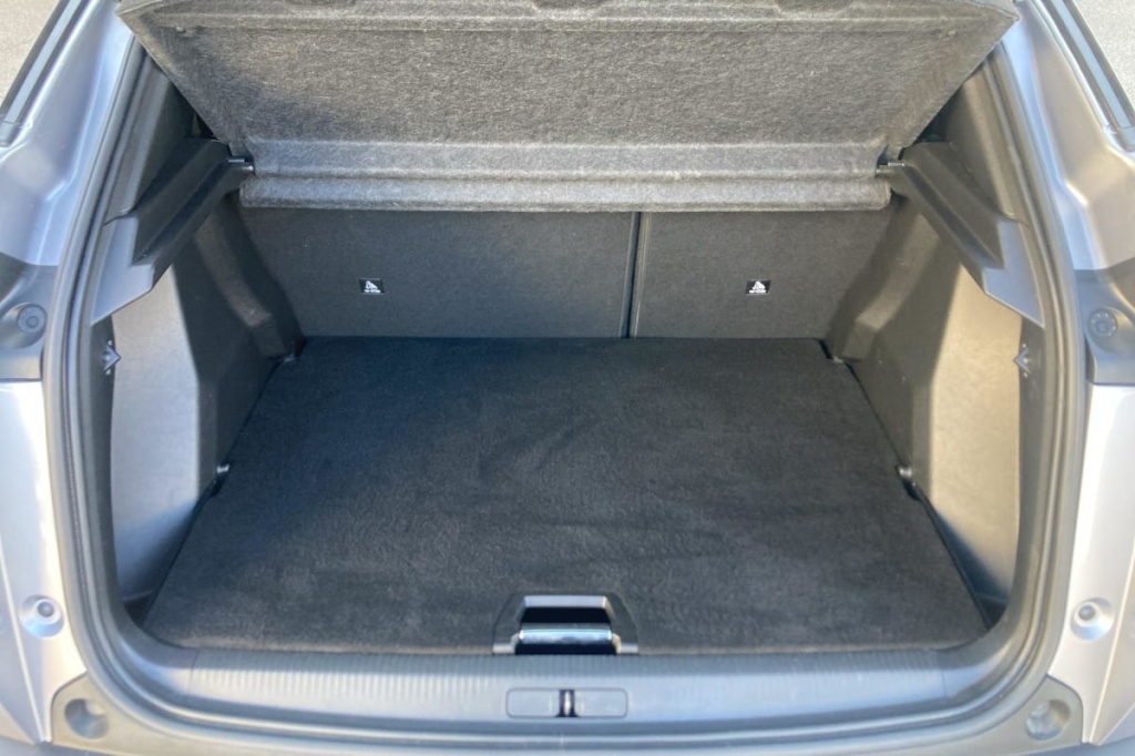 PEUGEOT 2008 Hybrid 136 e-DCS6 Allure - ref: 1-368971 - Photo 11