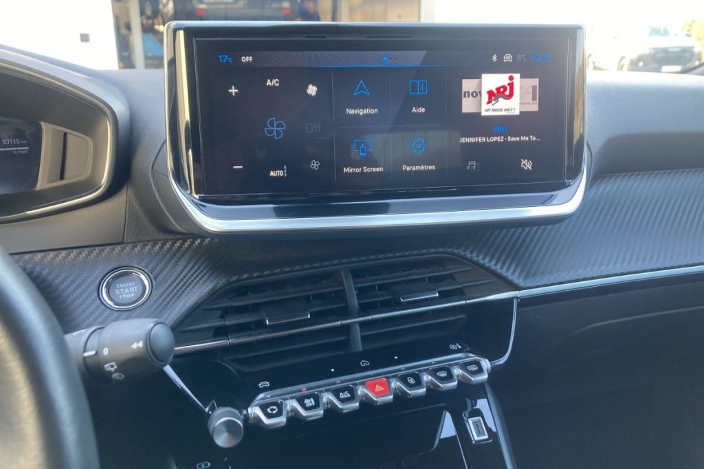 PEUGEOT 2008 Hybrid 136 e-DCS6 Allure - ref: 1-368971 - Photo 19