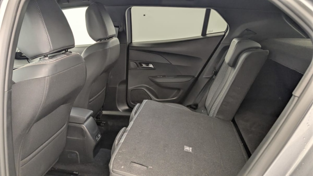 PEUGEOT 2008 Hybrid 136 e-DCS6 Allure - ref: 1-368975 - Photo 12