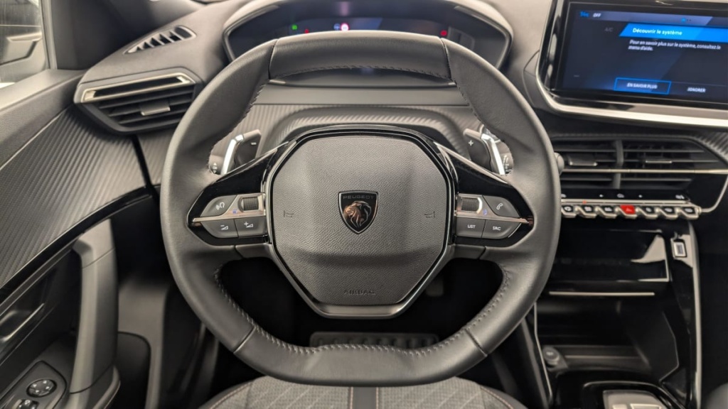 PEUGEOT 2008 Hybrid 136 e-DCS6 Allure - ref: 1-368975 - Photo 14