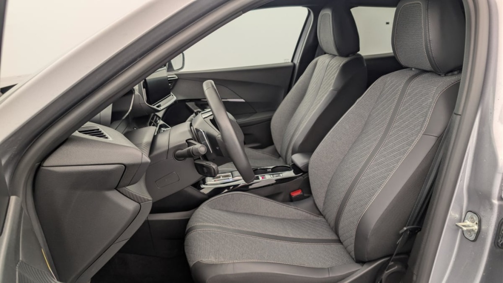 PEUGEOT 2008 Hybrid 136 e-DCS6 Allure - ref: 1-368975 - Photo 16