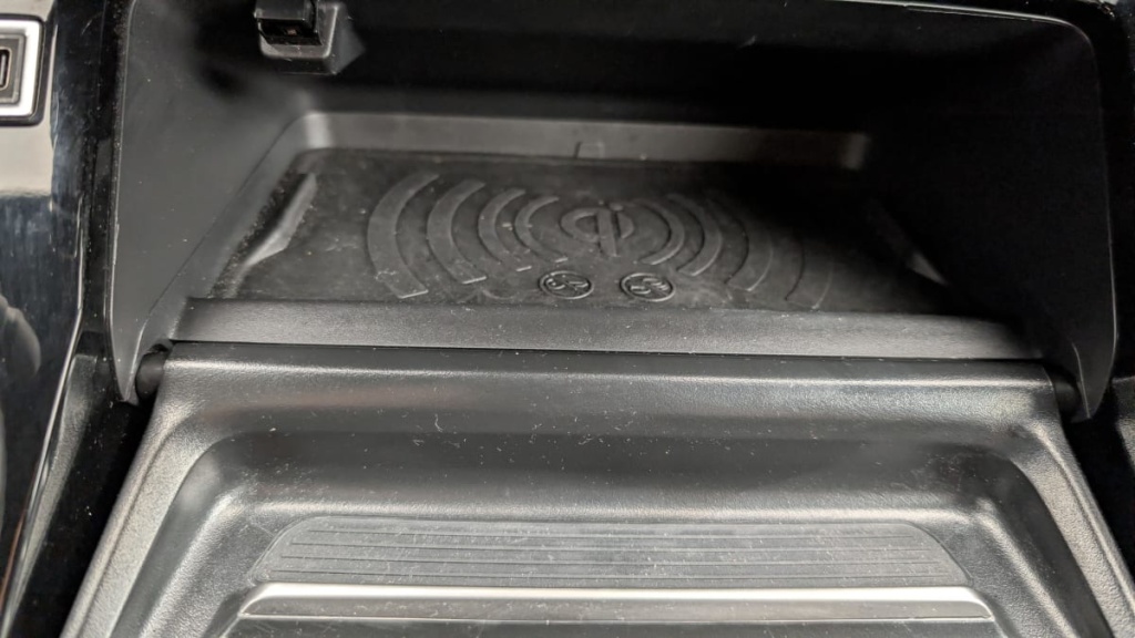 PEUGEOT 2008 Hybrid 136 e-DCS6 Allure - ref: 1-368975 - Photo 20