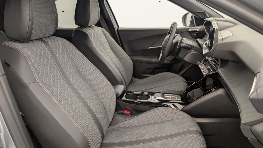 PEUGEOT 2008 Hybrid 136 e-DCS6 Allure - ref: 1-368975 - Photo 9