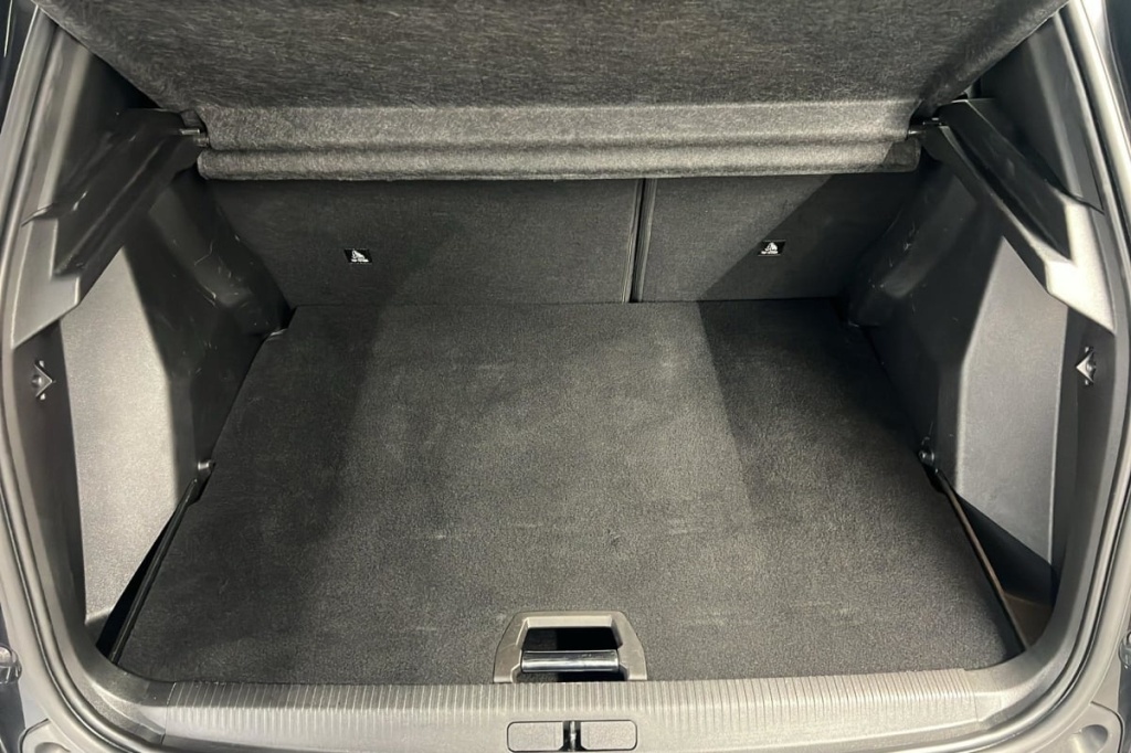 PEUGEOT 2008 Hybrid 136 e-DCS6 Allure - ref: 1-368994 - Photo 11