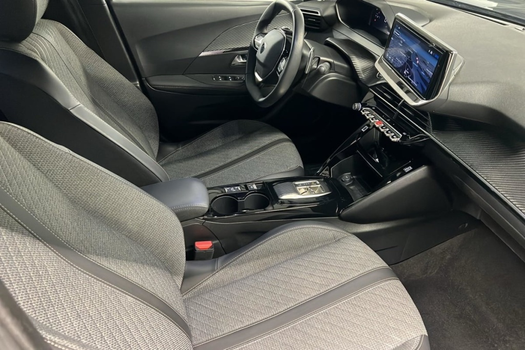 PEUGEOT 2008 Hybrid 136 e-DCS6 Allure - ref: 1-368994 - Photo 9