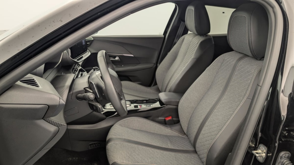 PEUGEOT 2008 Hybrid 136 e-DCS6 Allure - ref: 1-368998 - Photo 16