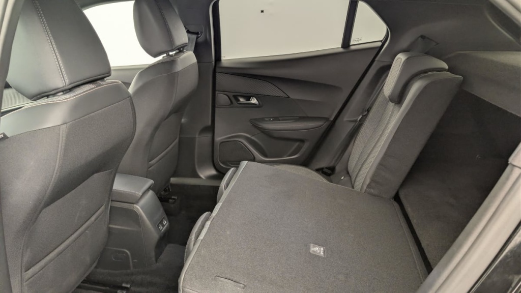 PEUGEOT 2008 Hybrid 136 e-DCS6 Allure - ref: 1-368999 - Photo 12