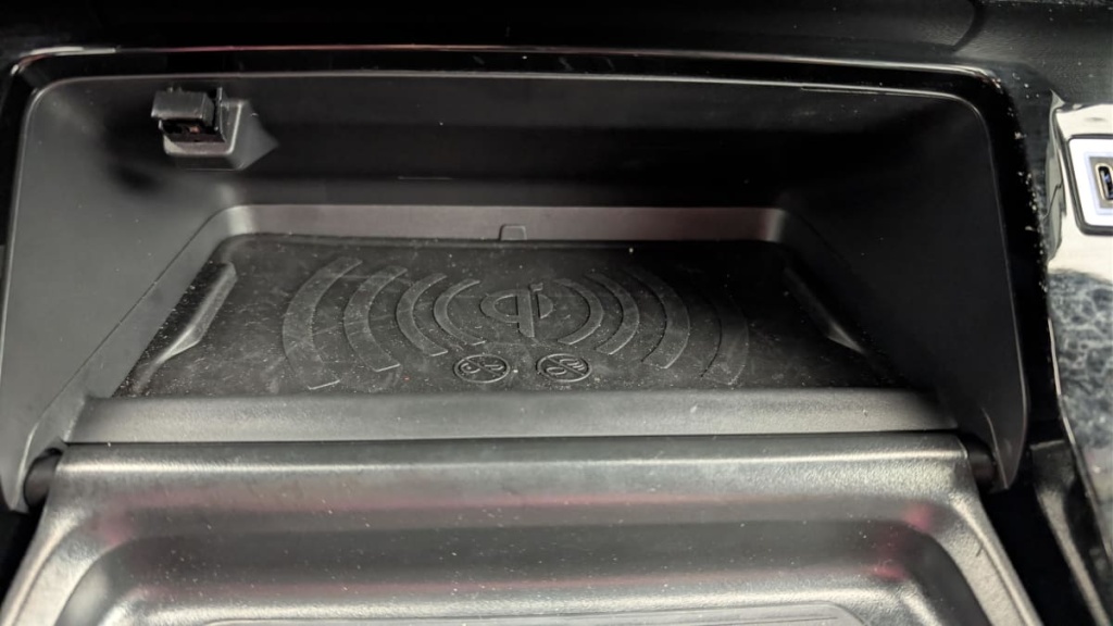 PEUGEOT 2008 Hybrid 136 e-DCS6 Allure - ref: 1-369000 - Photo 18