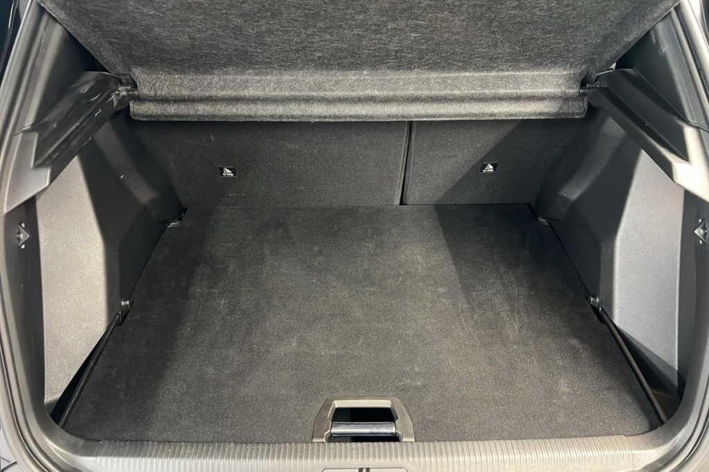 PEUGEOT 2008 Hybrid 136 e-DCS6 Allure - ref: 1-369014 - Photo 11