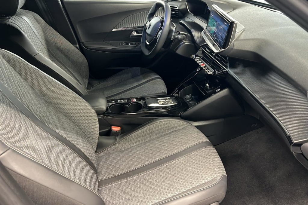 PEUGEOT 2008 Hybrid 136 e-DCS6 Allure - ref: 1-369014 - Photo 9