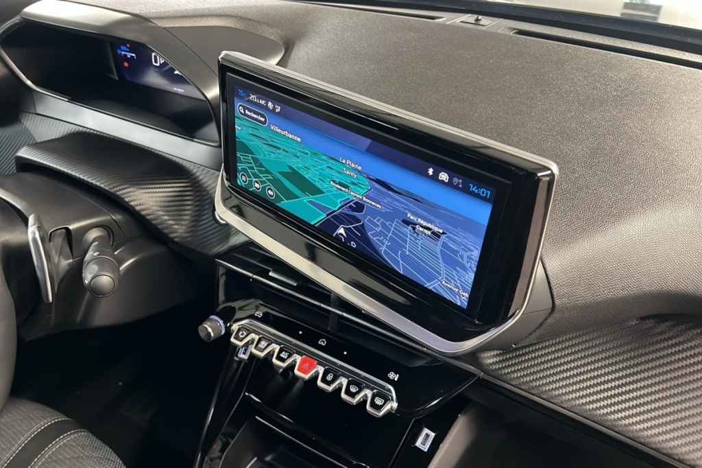 PEUGEOT 2008 Hybrid 136 e-DCS6 Allure - ref: 1-369015 - Photo 17