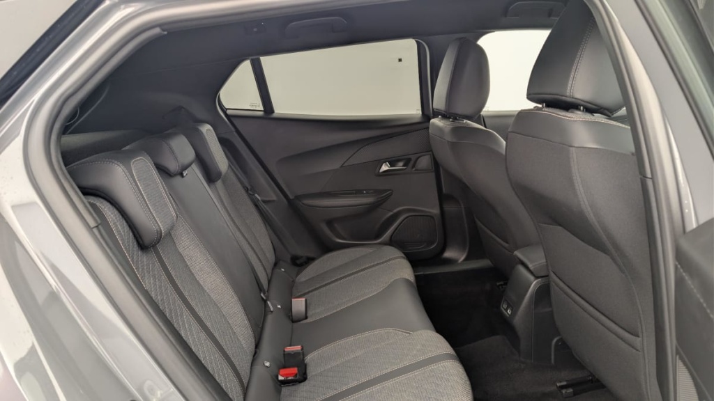 PEUGEOT 2008 Hybrid 136 e-DCS6 Allure - ref: 1-369034 - Photo 10