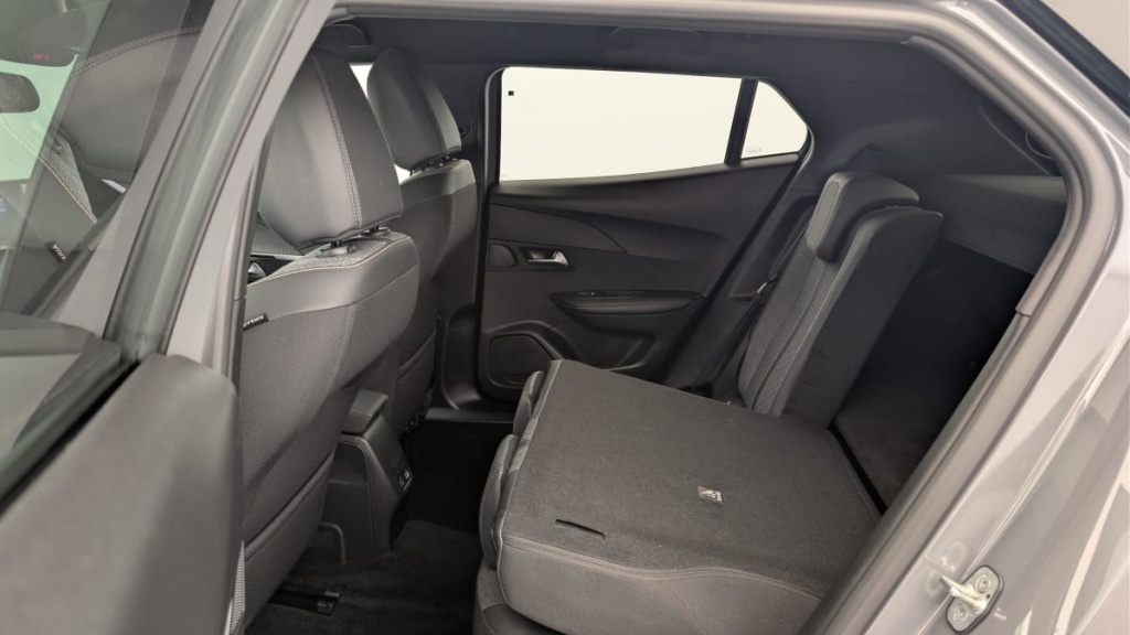 PEUGEOT 2008 Hybrid 136 e-DCS6 Allure - ref: 1-369034 - Photo 12