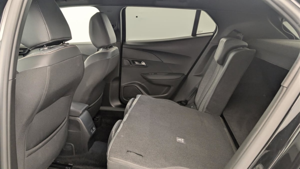 PEUGEOT 2008 Hybrid 136 e-DCS6 Allure - ref: 1-369037 - Photo 12