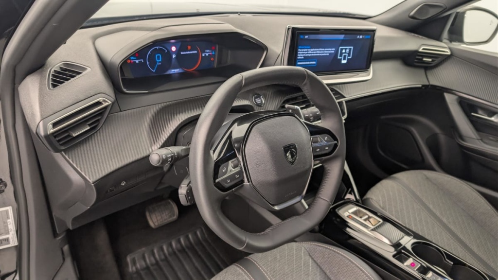 PEUGEOT 2008 Hybrid 136 e-DCS6 Allure - ref: 1-369037 - Photo 15