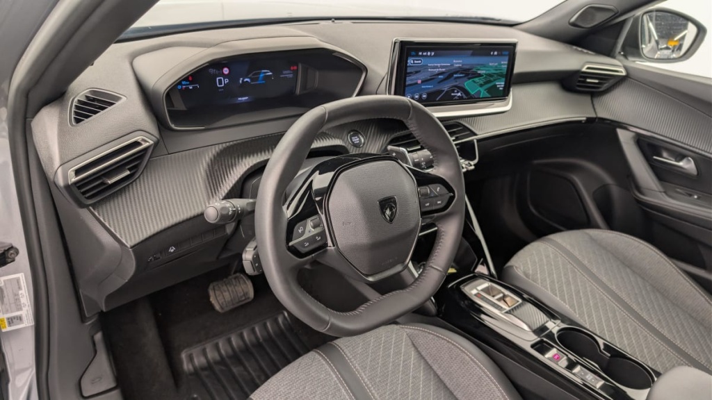 PEUGEOT 2008 Hybrid 136 e-DCS6 Allure - ref: 1-369038 - Photo 15