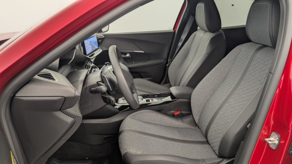 PEUGEOT 2008 Hybrid 136 e-DCS6 Allure - ref: 1-369048 - Photo 16