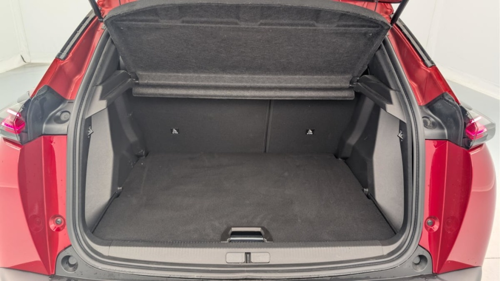 PEUGEOT 2008 Hybrid 136 e-DCS6 Allure - ref: 1-369049 - Photo 11