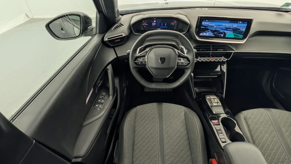 PEUGEOT 2008 Hybrid 136 e-DCS6 Allure - ref: 1-369100 - Photo 13