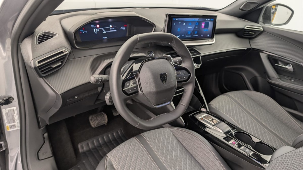 PEUGEOT 2008 Hybrid 136 e-DCS6 Allure - ref: 1-369108 - Photo 15