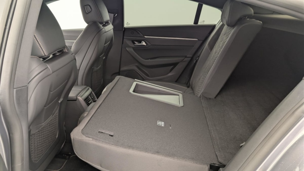 PEUGEOT 508 Hybrid 180 e-EAT8 Allure - ref: 1-369286 - Photo 12