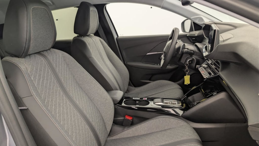 PEUGEOT 208 Hybrid 100 e-DCS6 Allure - ref: 1-369347 - Photo 9